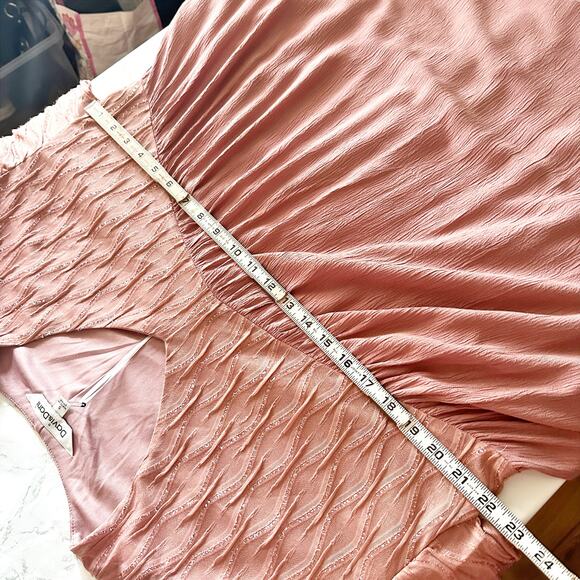 Davi & Dani Solid‎ V Neck Short Sleeve Dusty Rose Mini Dress Women's Size Small - Picture 11 of 14